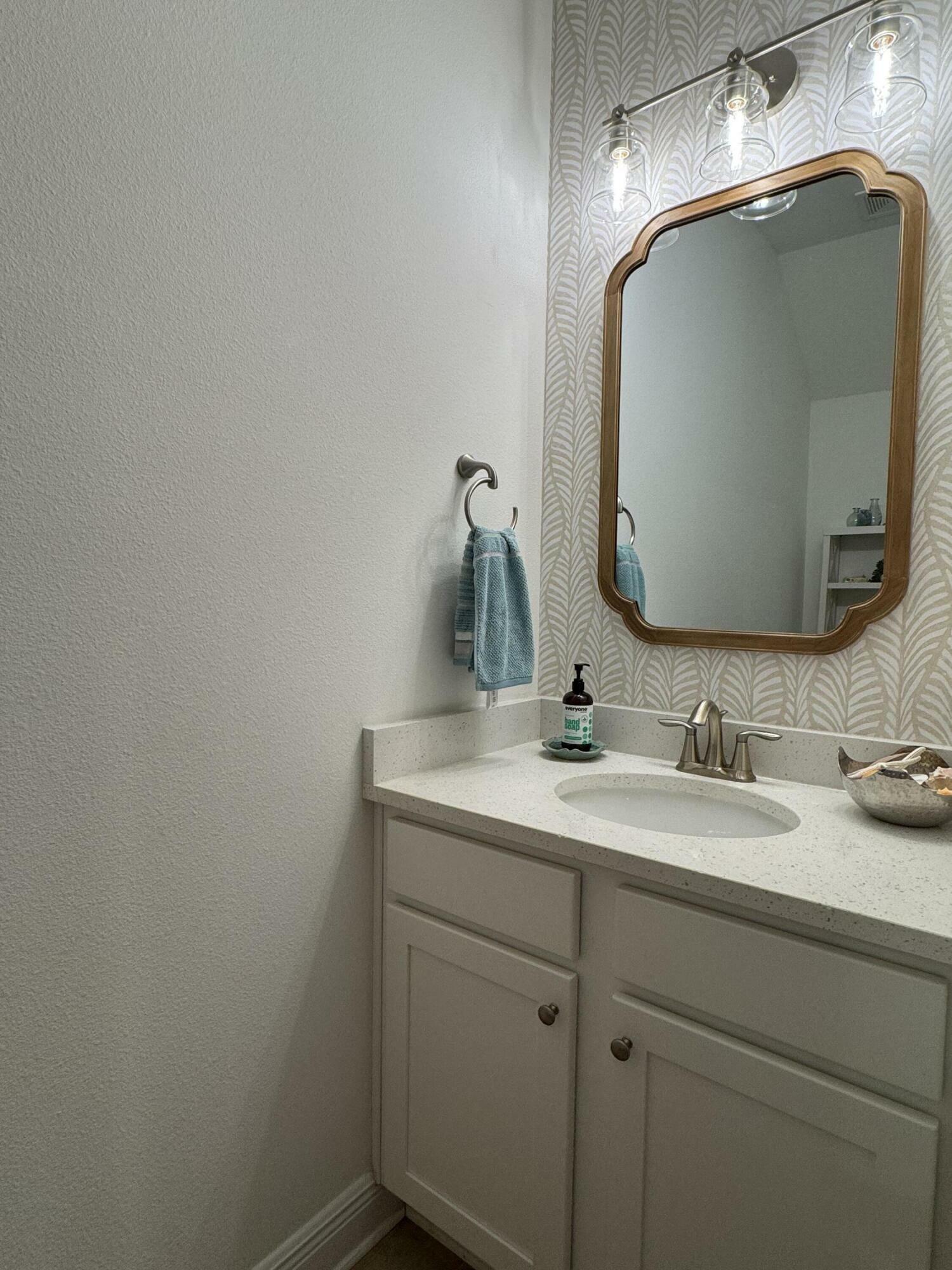 Property Photo: 40 Redbird Lp FL 32541