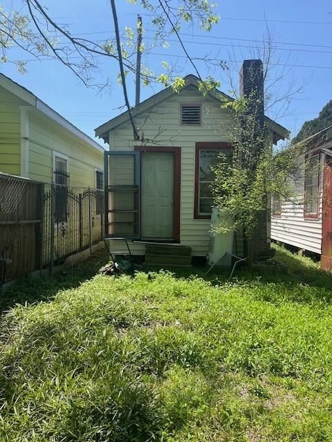 Property Photo:  7617 Avenue F  TX 77012 