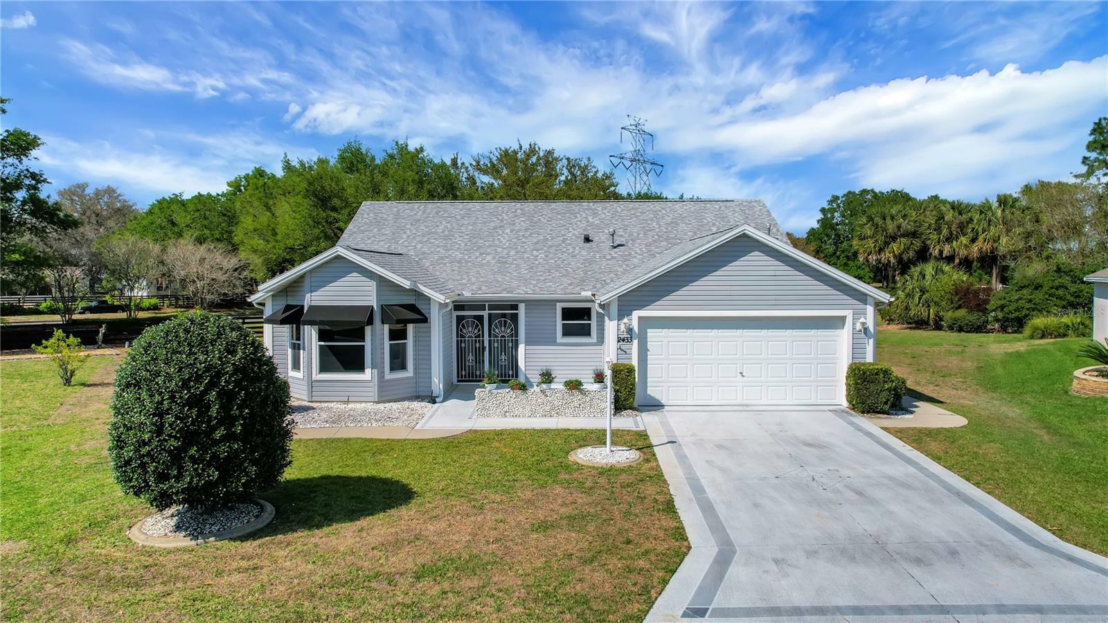 Property Photo: 2433 Tamarindo Drive FL 32162