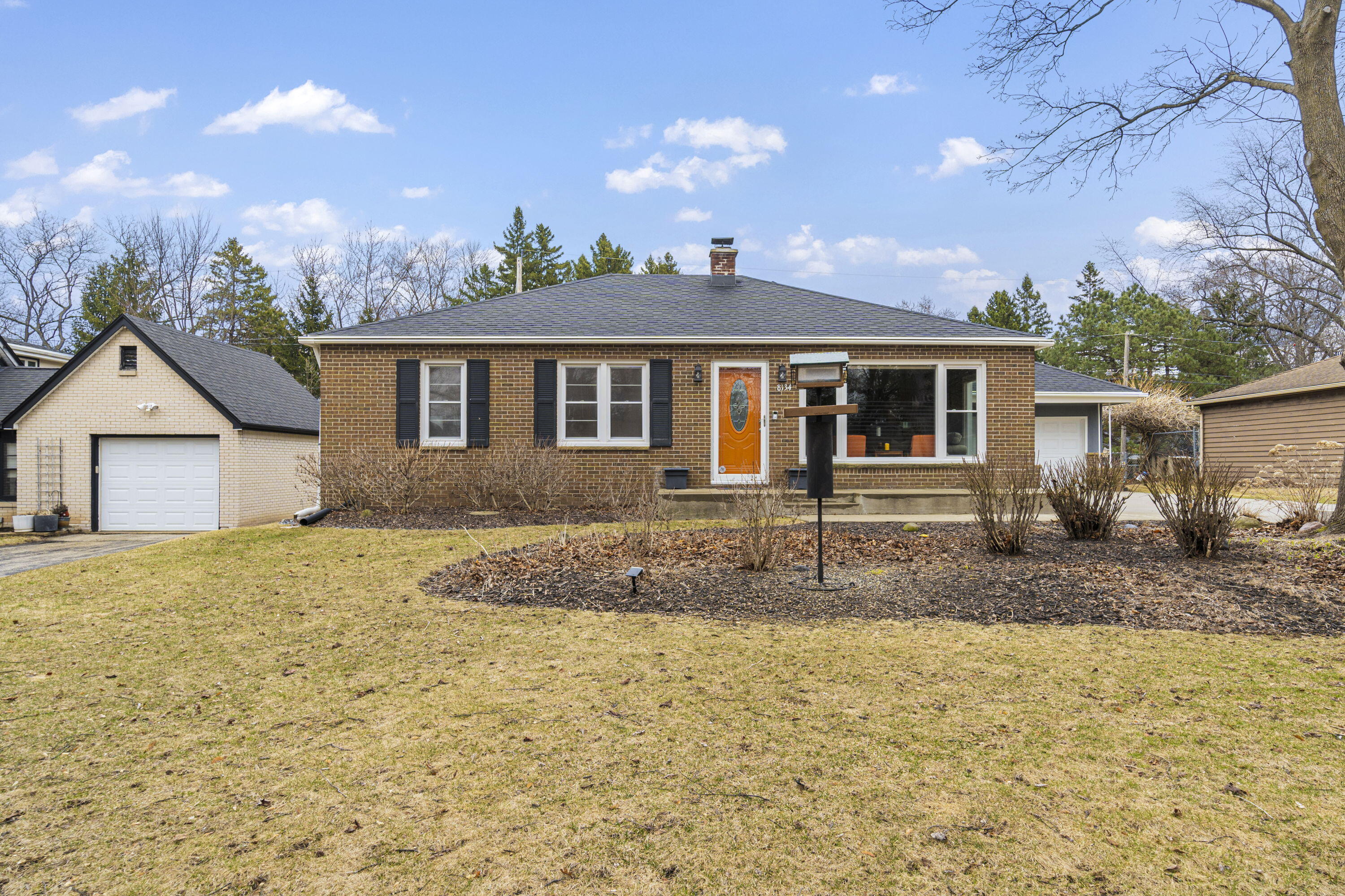 Property Photo: 8134 N Seneca Rd WI 53217
