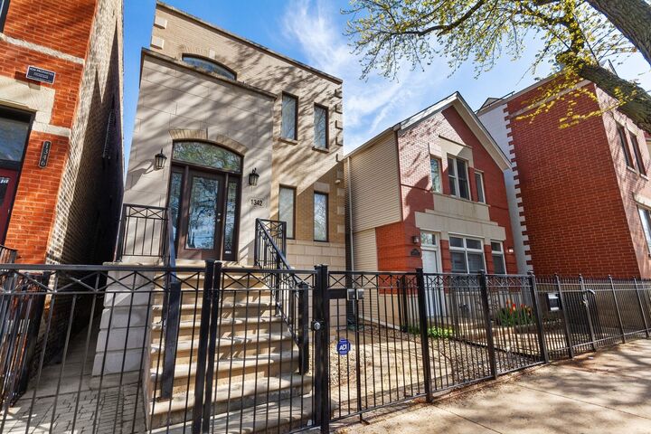 1342 W Webster Avenue  Chicago IL 60614 photo