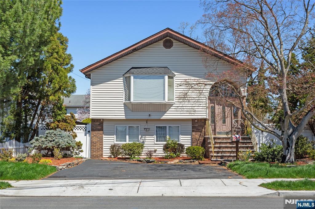 Property Photo: 9 Redstone Lane NJ 07644