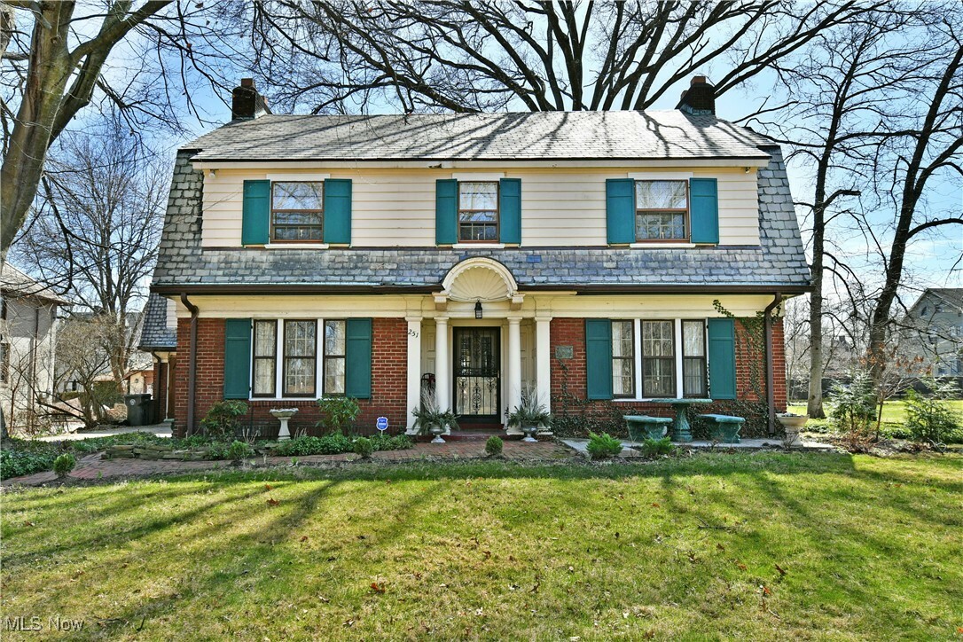 Property Photo: 251 Redondo Road OH 44504