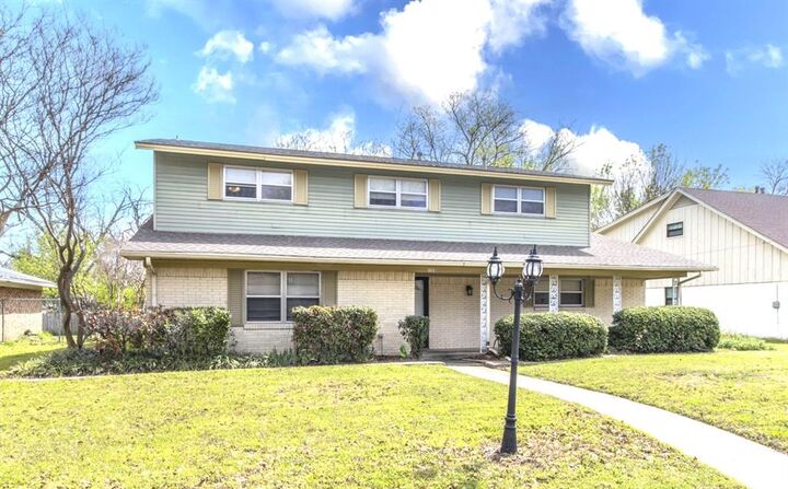 Property Photo: 11316 Dumbarton Drive TX 75228