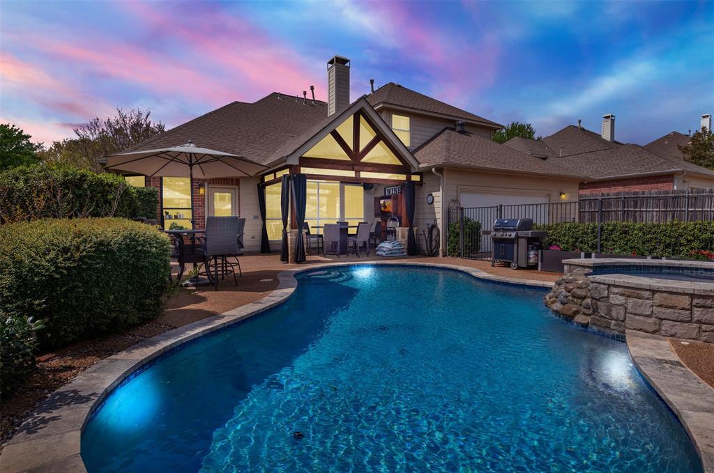 Property Photo: 1609 Cat Mountain Trail TX 76248