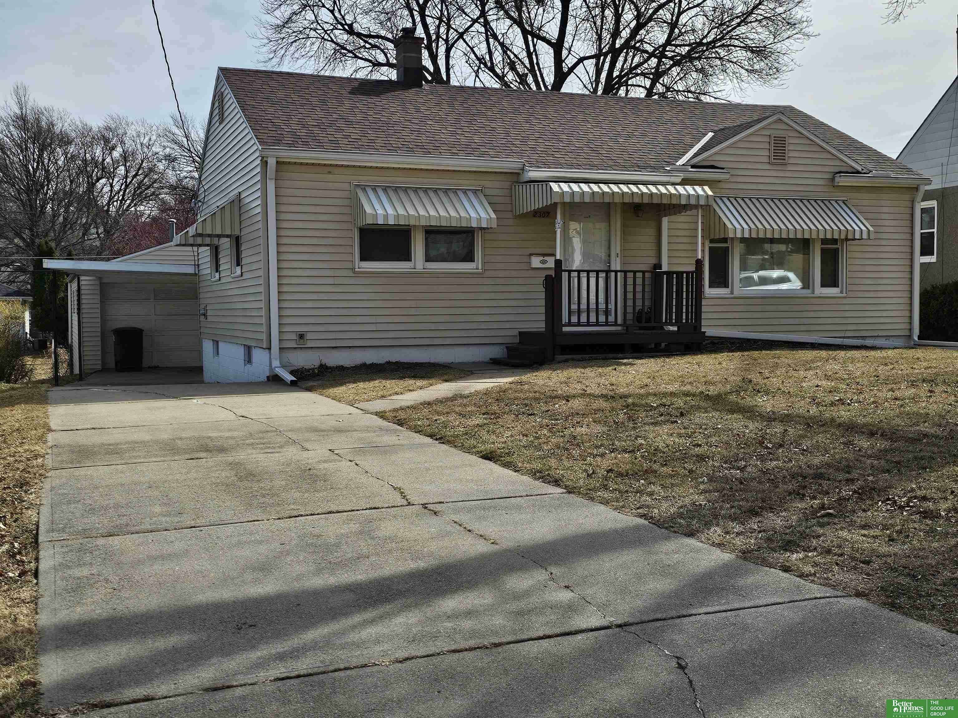 Property Photo: 2307 S 48 Street NE 68106