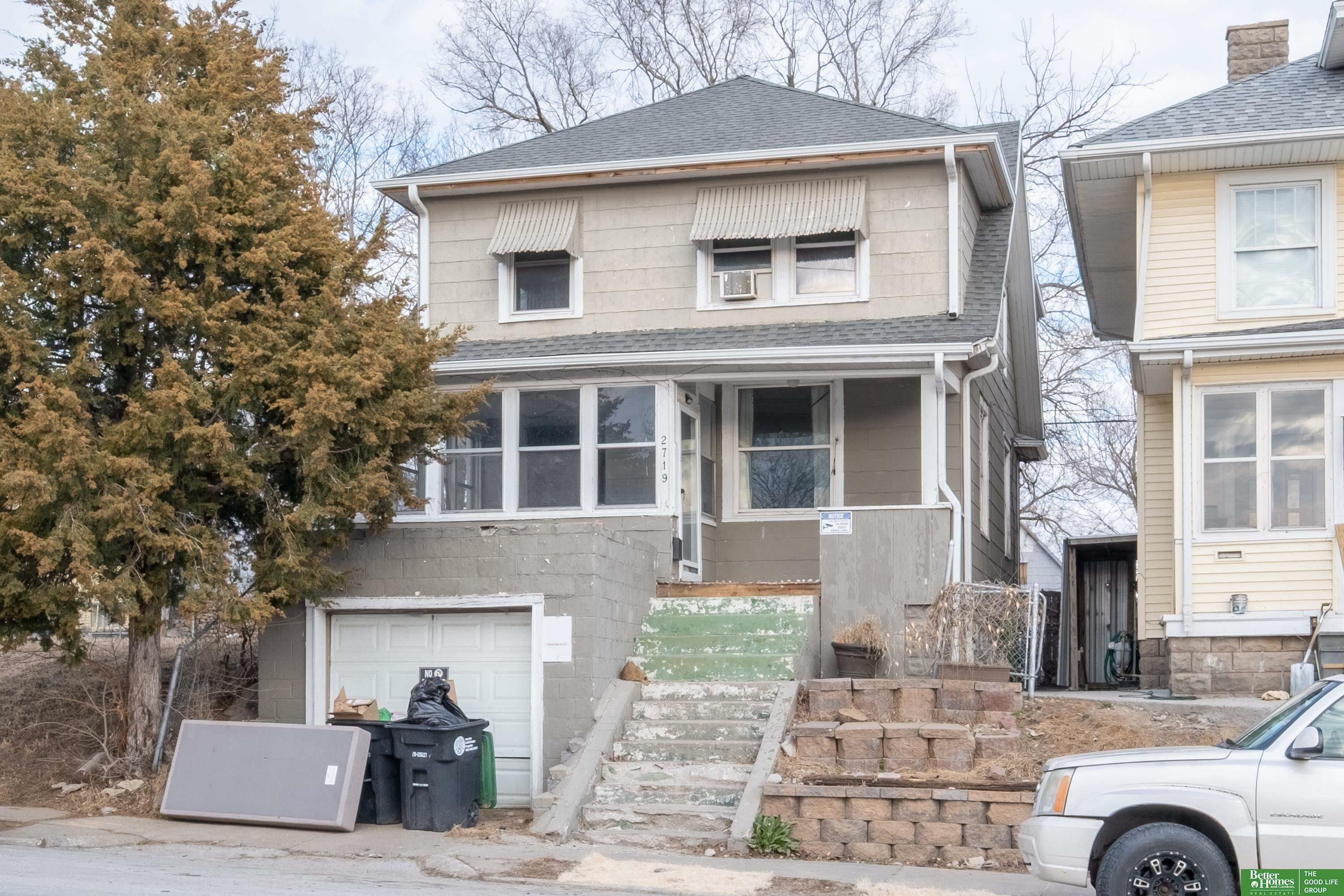 Property Photo: 2719 S 10th Street NE 68108