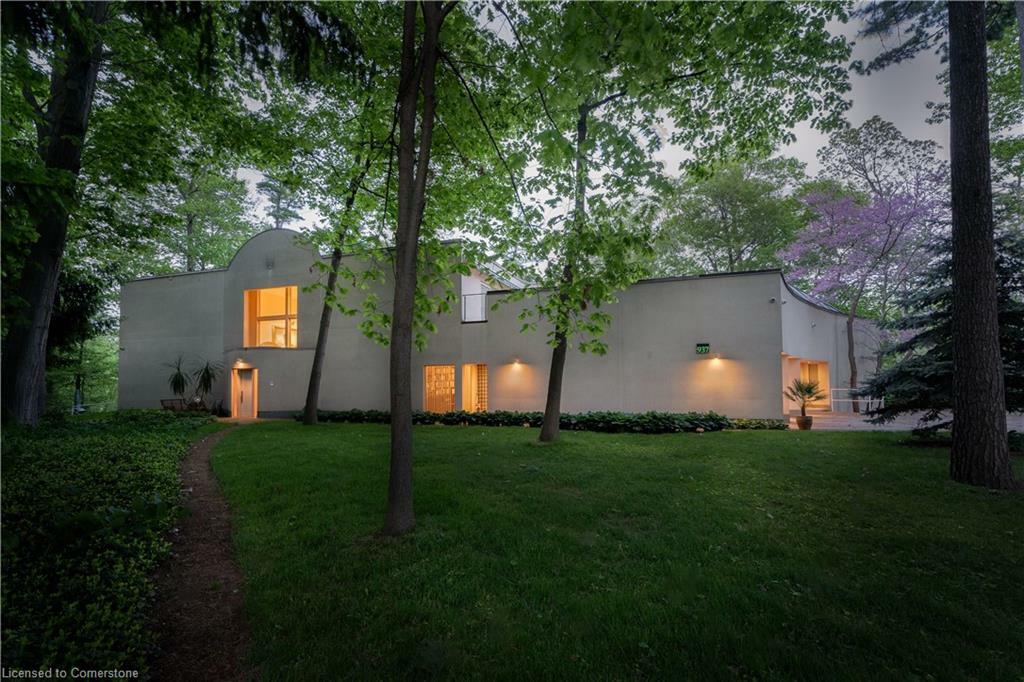 Property Photo: 937 Whittier Crescent ON L5H 2X4