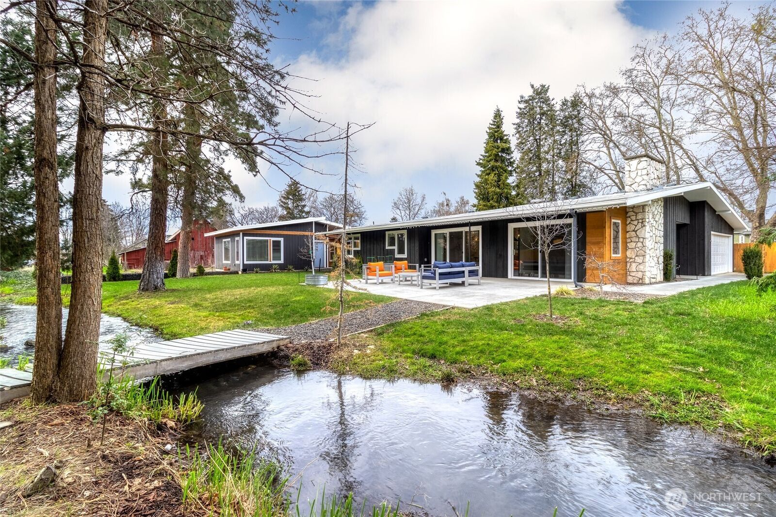 Property Photo: 816 Statesman Street WA 99362