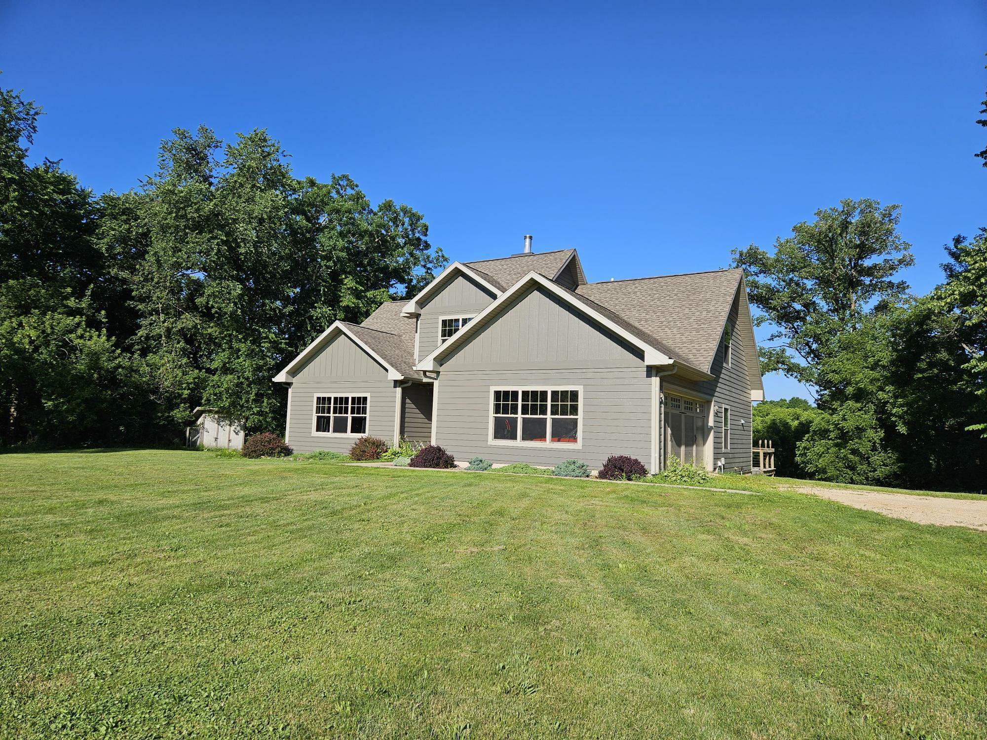 Property Photo: 166 S Rocky Hill Road IL 61036
