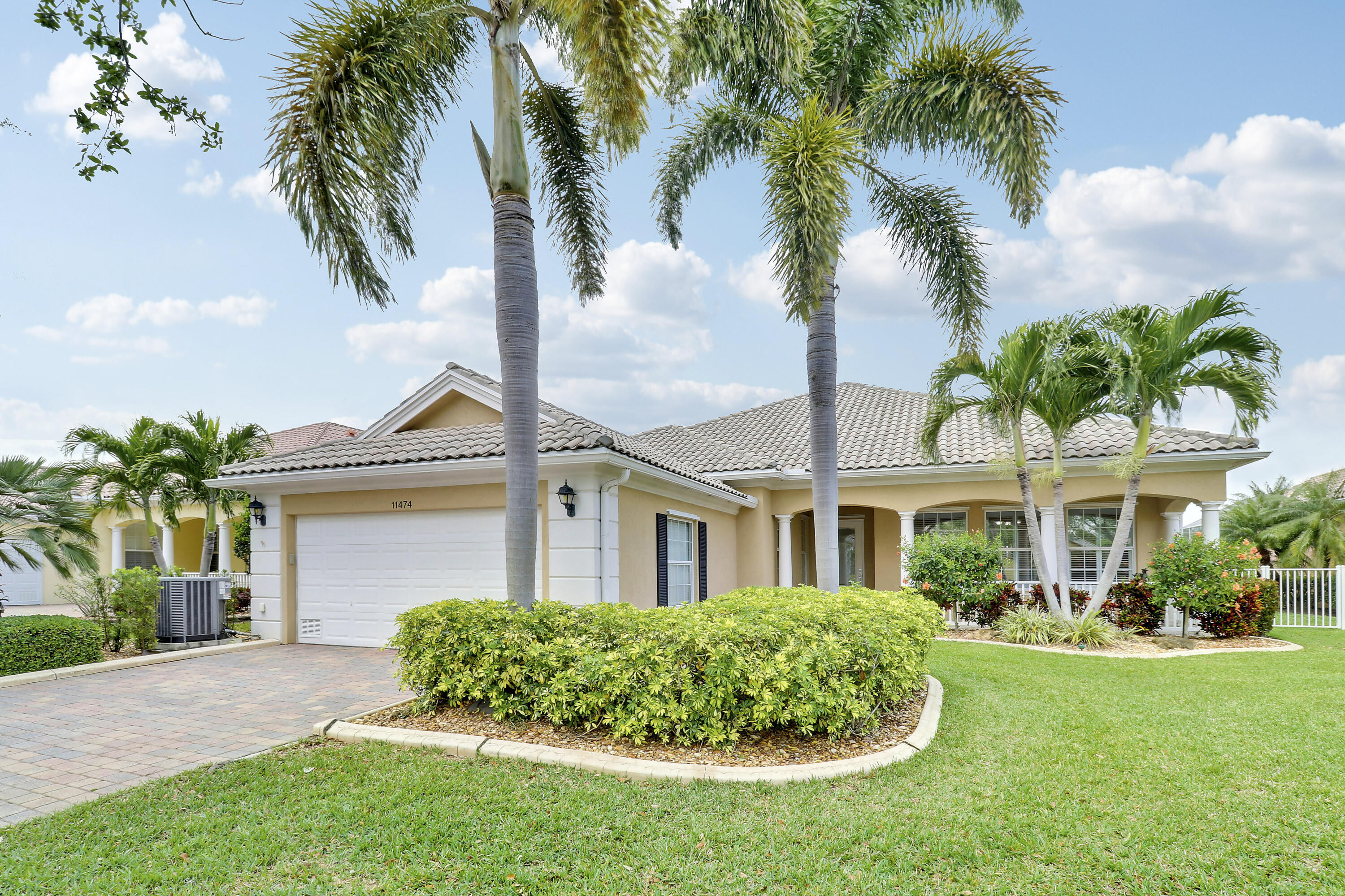 Property Photo: 11474 SW Olmstead Drive FL 34987