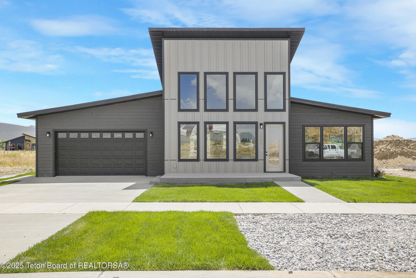 Property Photo:  1045 Iroquois Avenue  ID 83422 