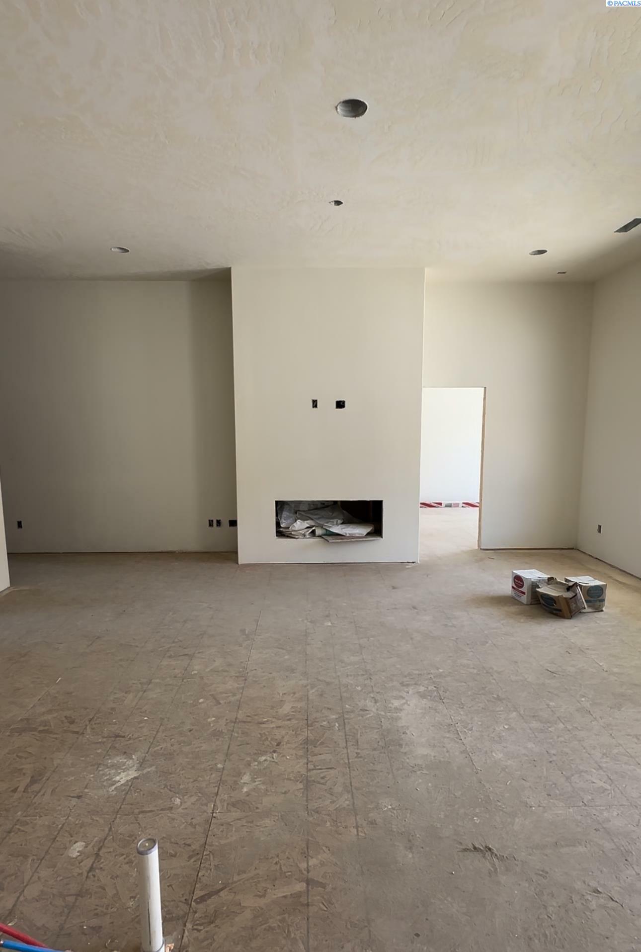 Property Photo: 3733 Nuthatch St WA 99352