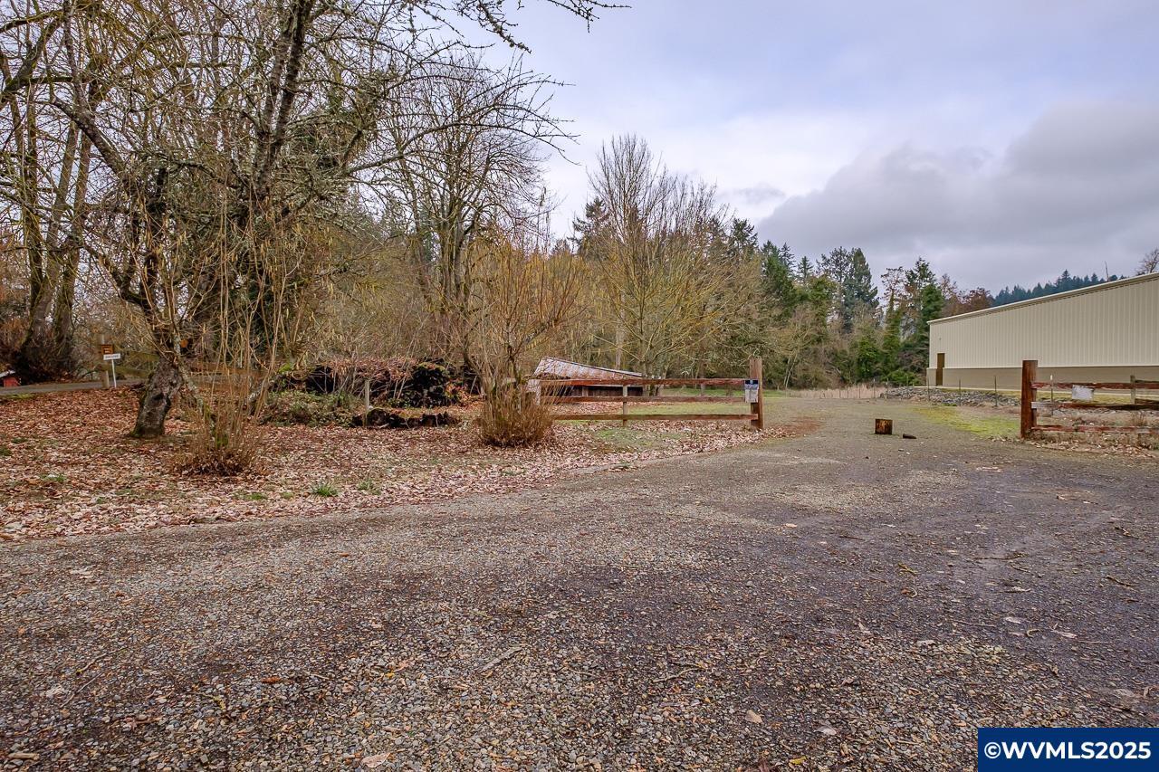 Property Photo:  133 Washburn St  OR 97327 