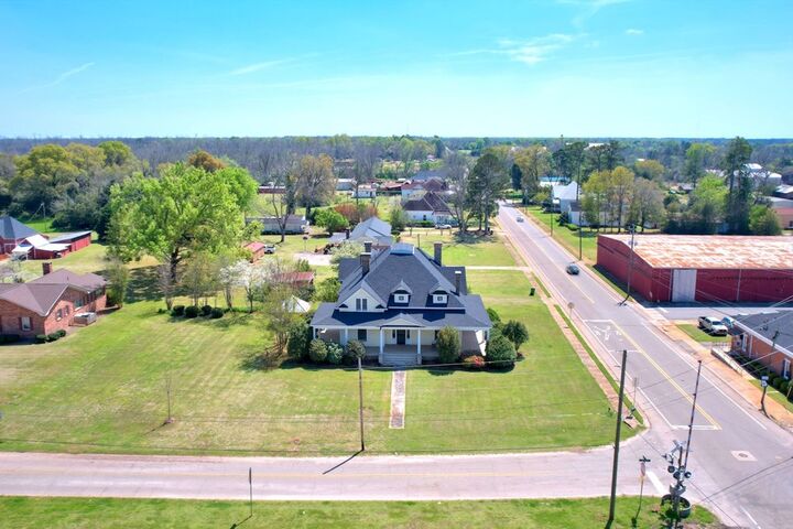 Property Photo: 6 E Railroad St GA 39886