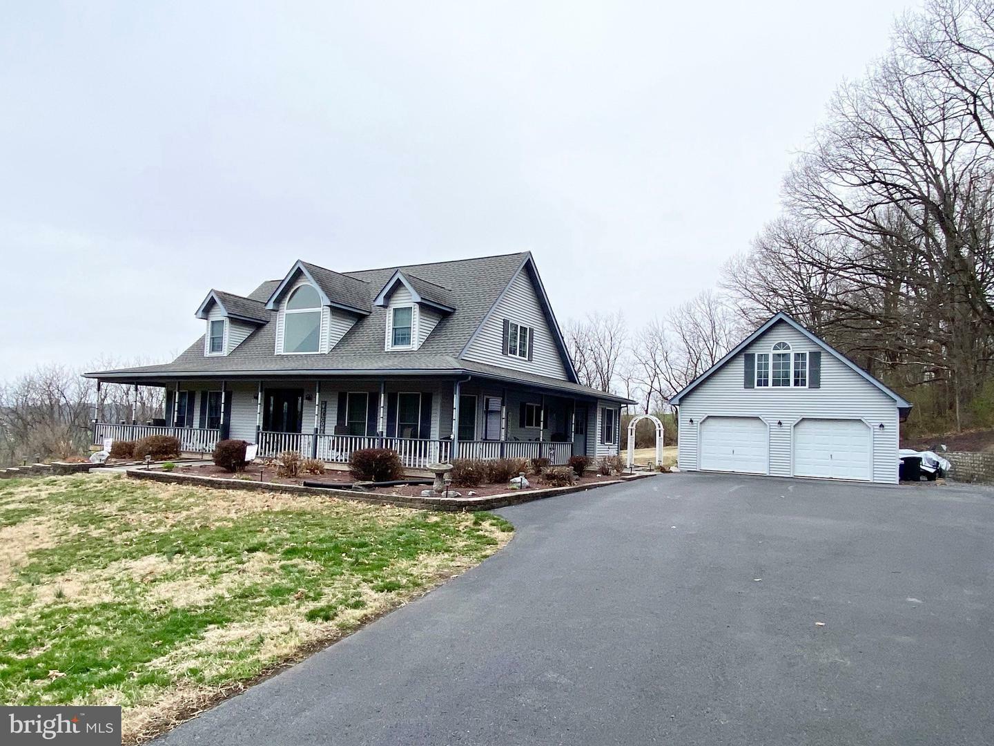 Property Photo: 1470 Hilltop Road PA 19533