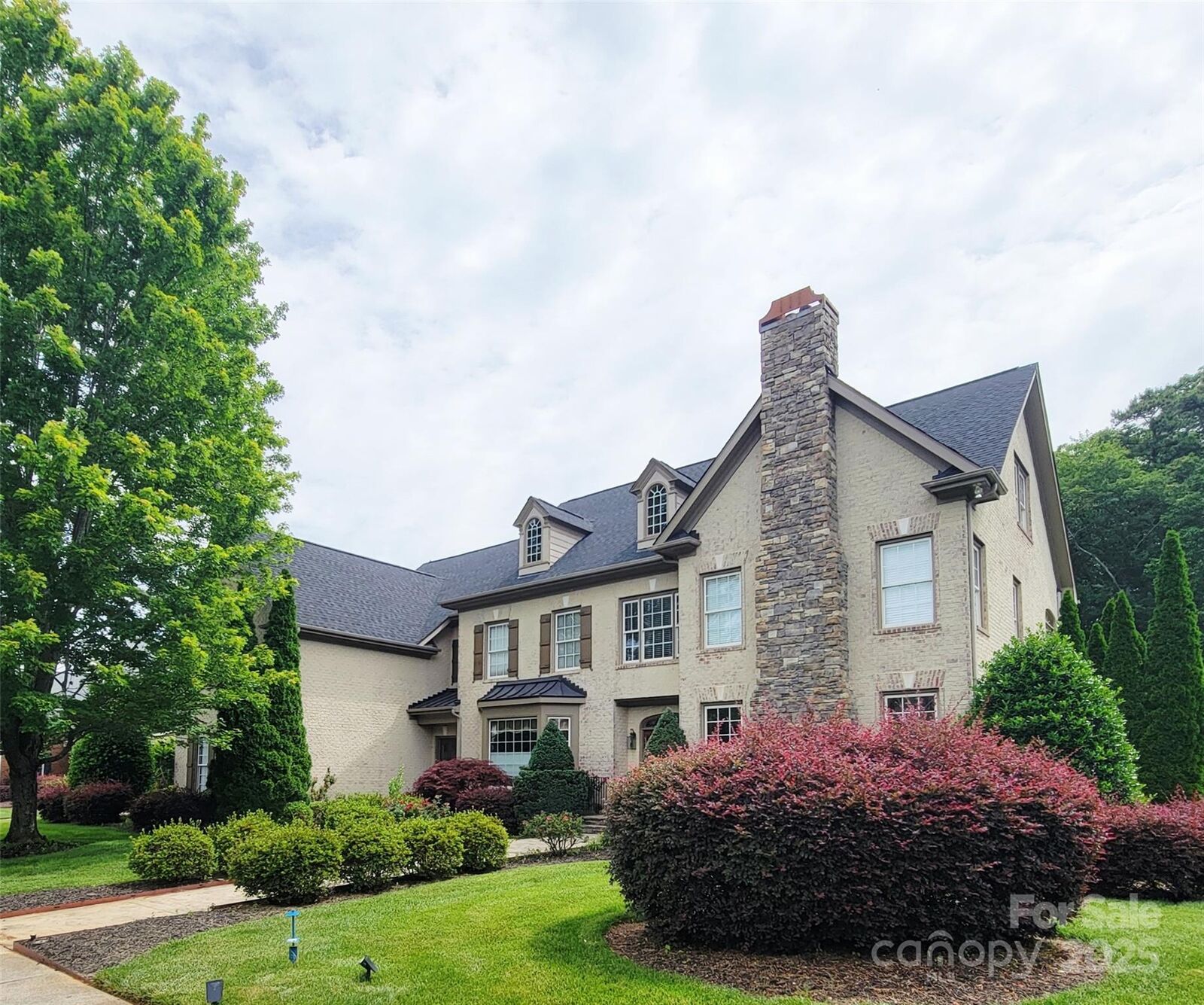 Property Photo:  708 Ridgelake Drive  NC 28104 