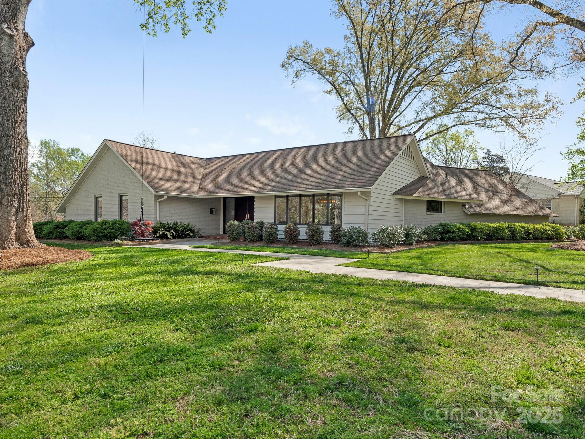 Property Photo: 3301 Mountainbrook Road NC 28210