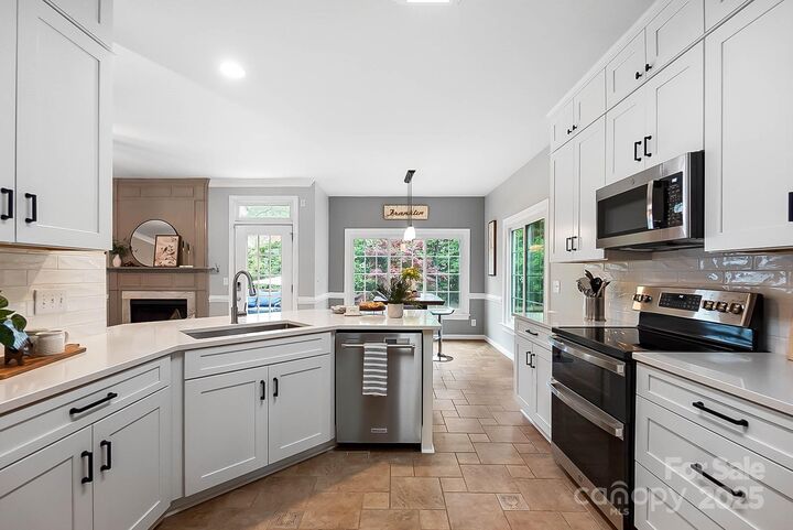 Property Photo:  1214 Foxfield Road  NC 28173 
