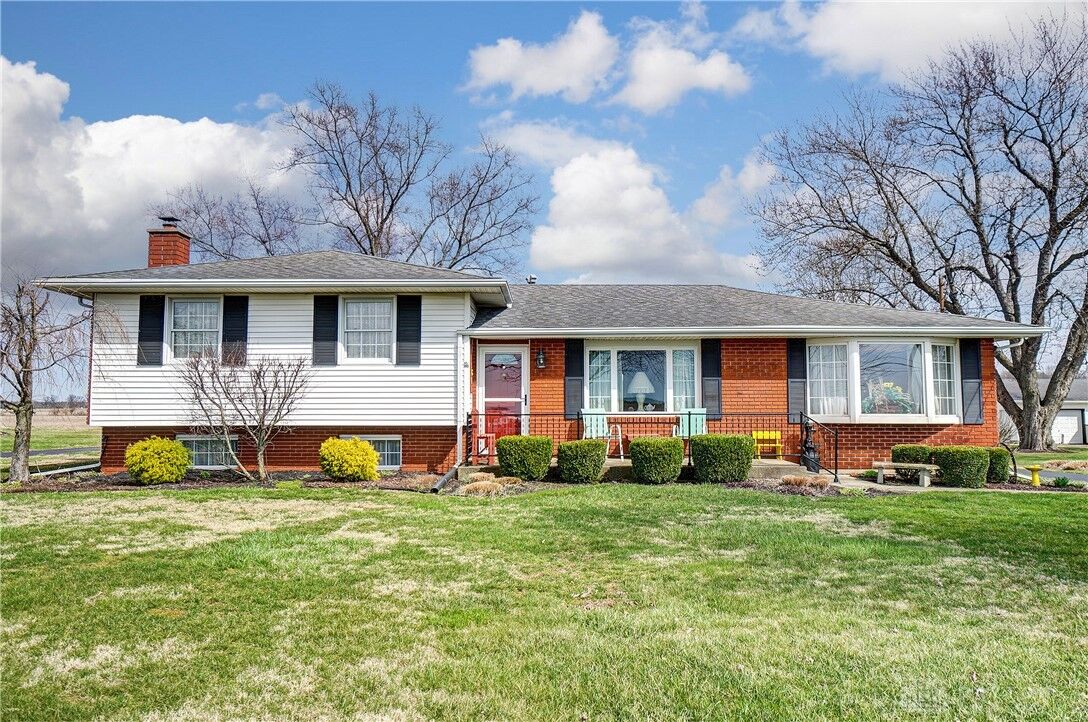 Property Photo: 910 Bowman Road OH 45505