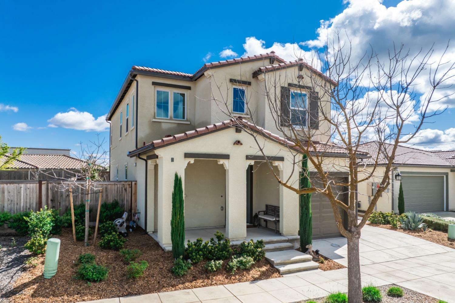 Property Photo:  848 NW Orchard Hills Road  CA 93636 