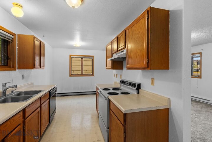 Property Photo: 907 Montana Street MT 59714