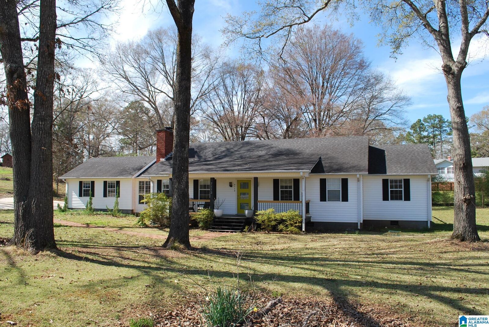 Property Photo: 7113 Skyline Drive AL 35128