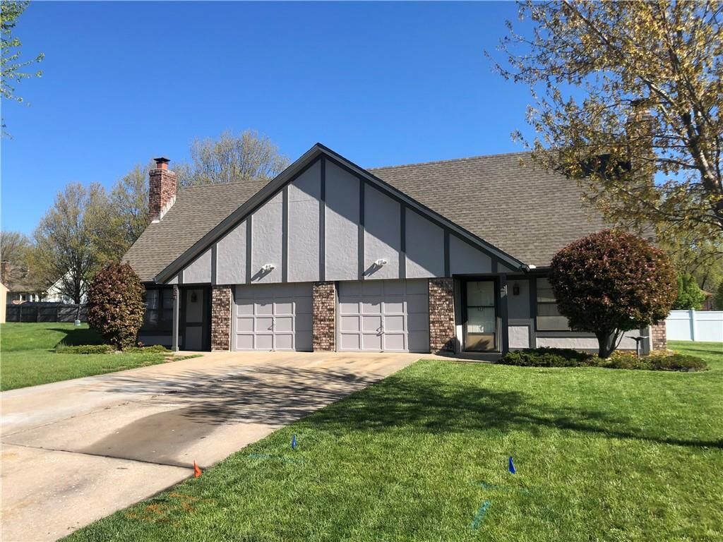 Property Photo: 522 SE Hampton Street MO 64063