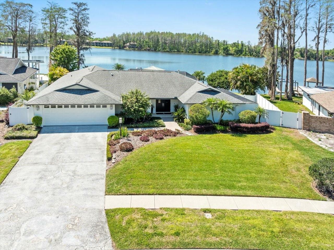 Property Photo: 3210 Stoneybrook Lane FL 33618