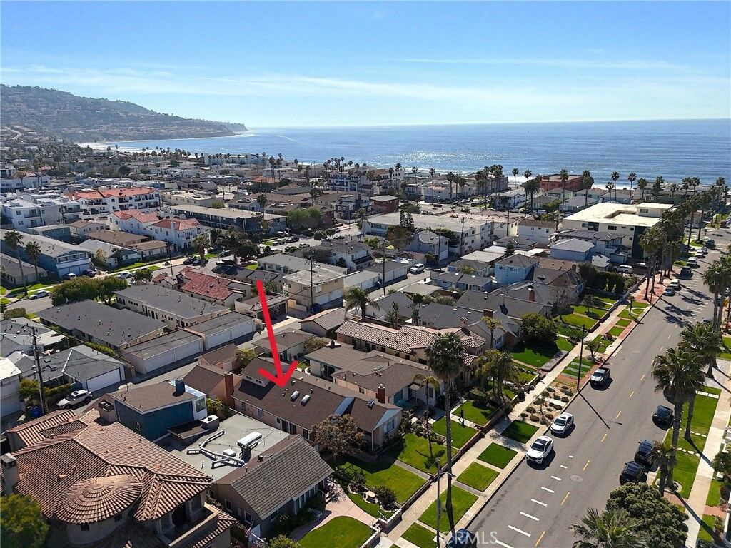 Property Photo: 222 Avenue G CA 90277