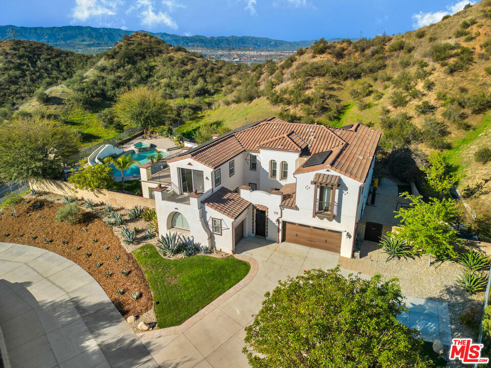Property Photo: 28265 Forge Court CA 91354