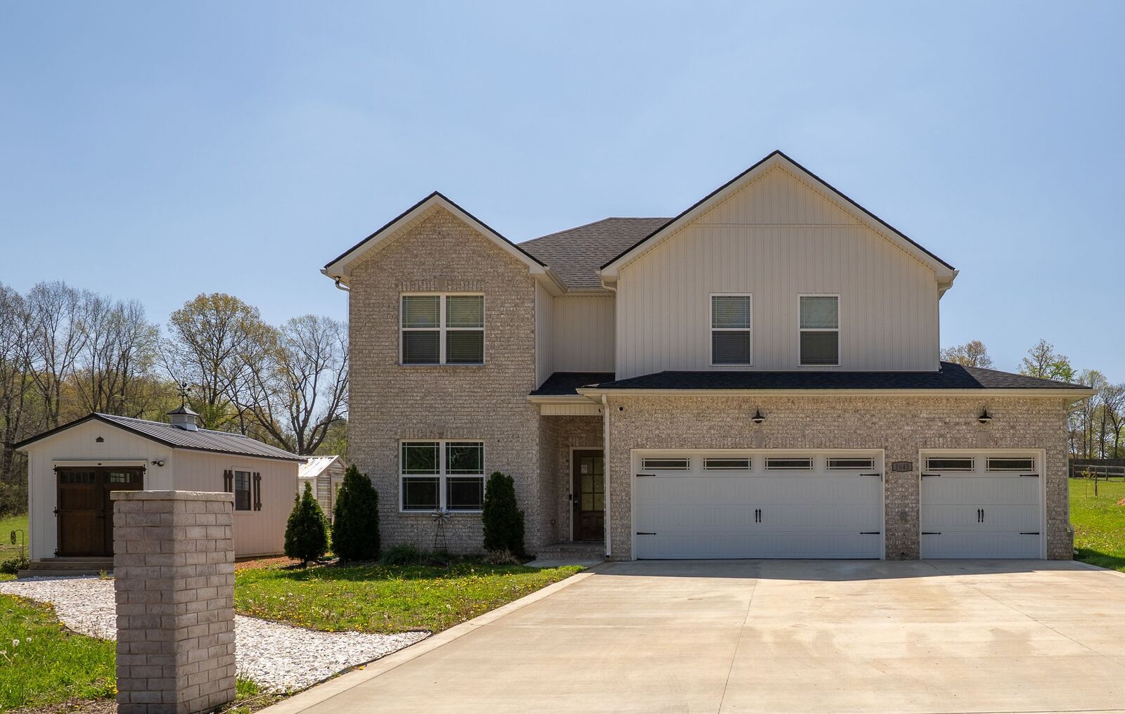 Property Photo: 1643 Dotsonville Rd TN 37042