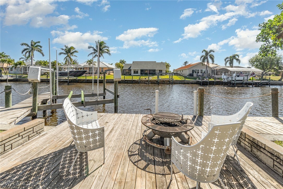 Property Photo: 1311 SE 20th Court FL 33990