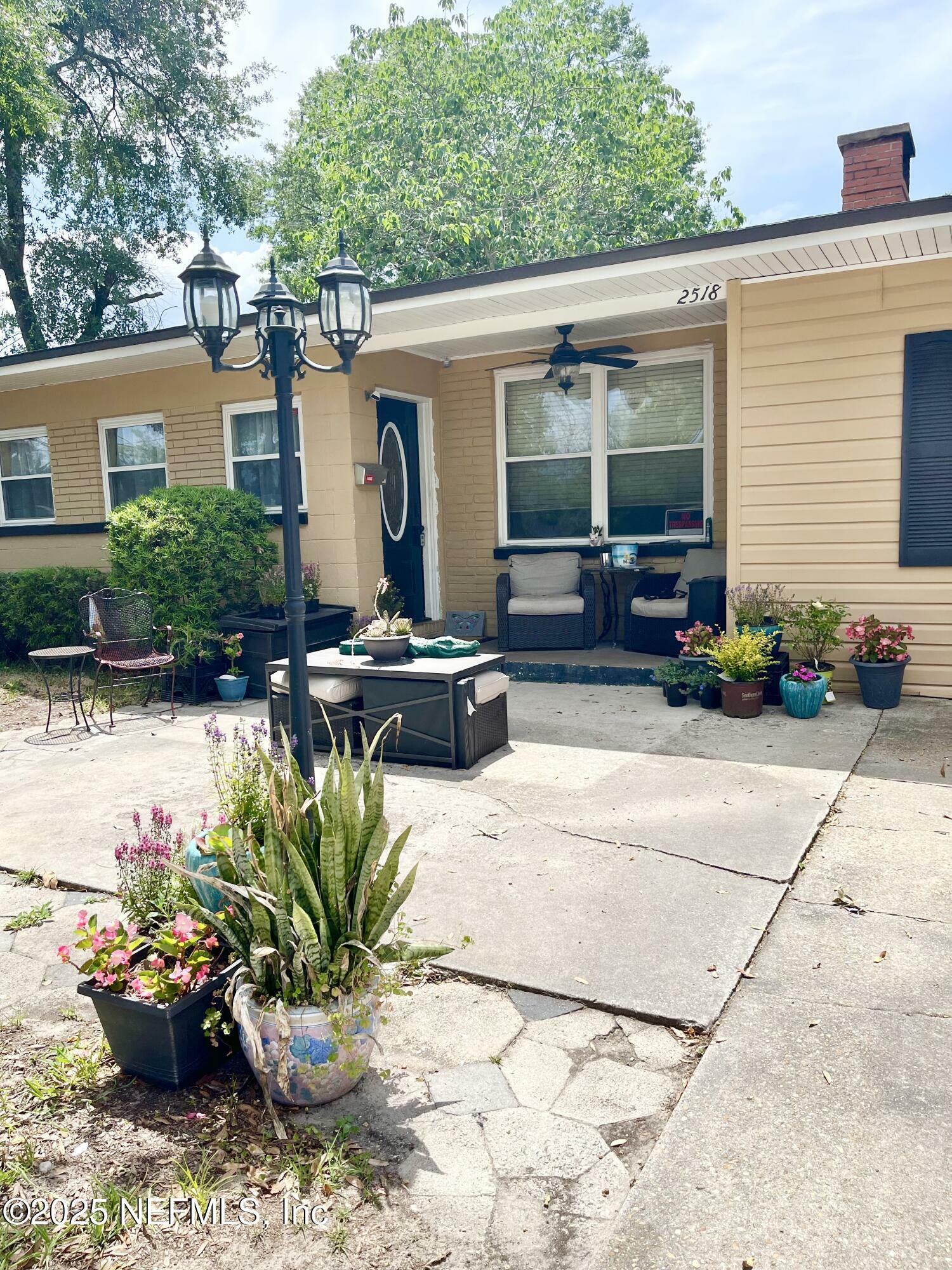Property Photo: 2518 Columbine Drive N FL 32211