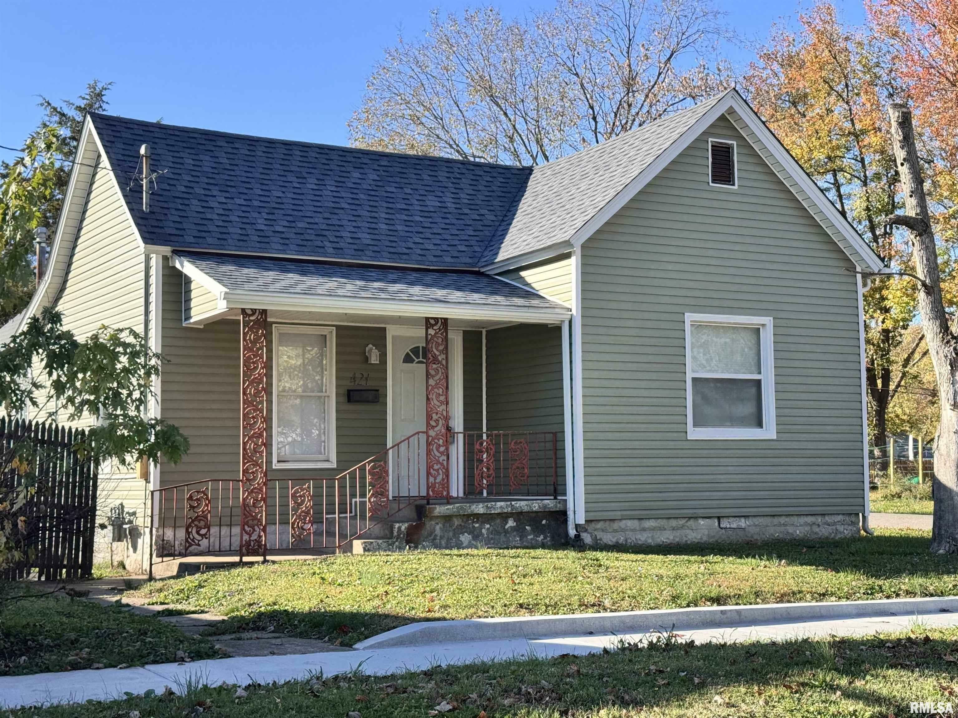 Property Photo: 421 N 18th Street IL 62948