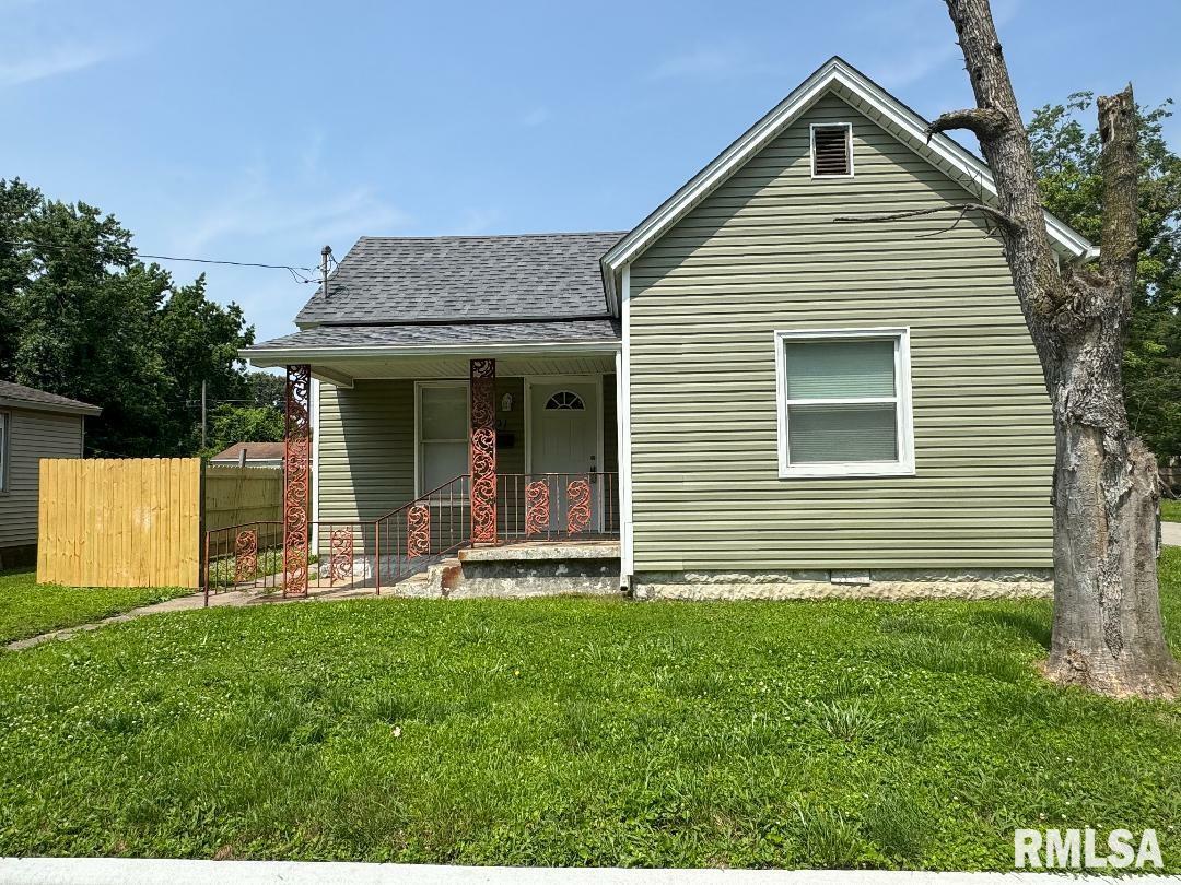 Property Photo: 421 N 18th Street IL 62948