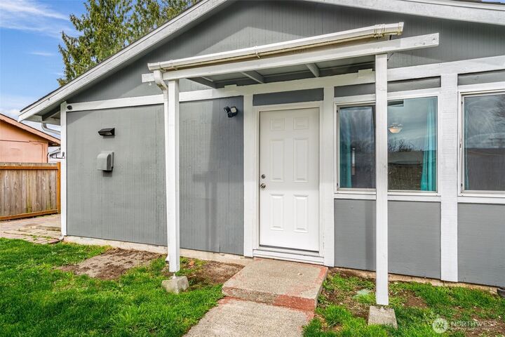 Property Photo:  8719  13th Place NE  WA 98258