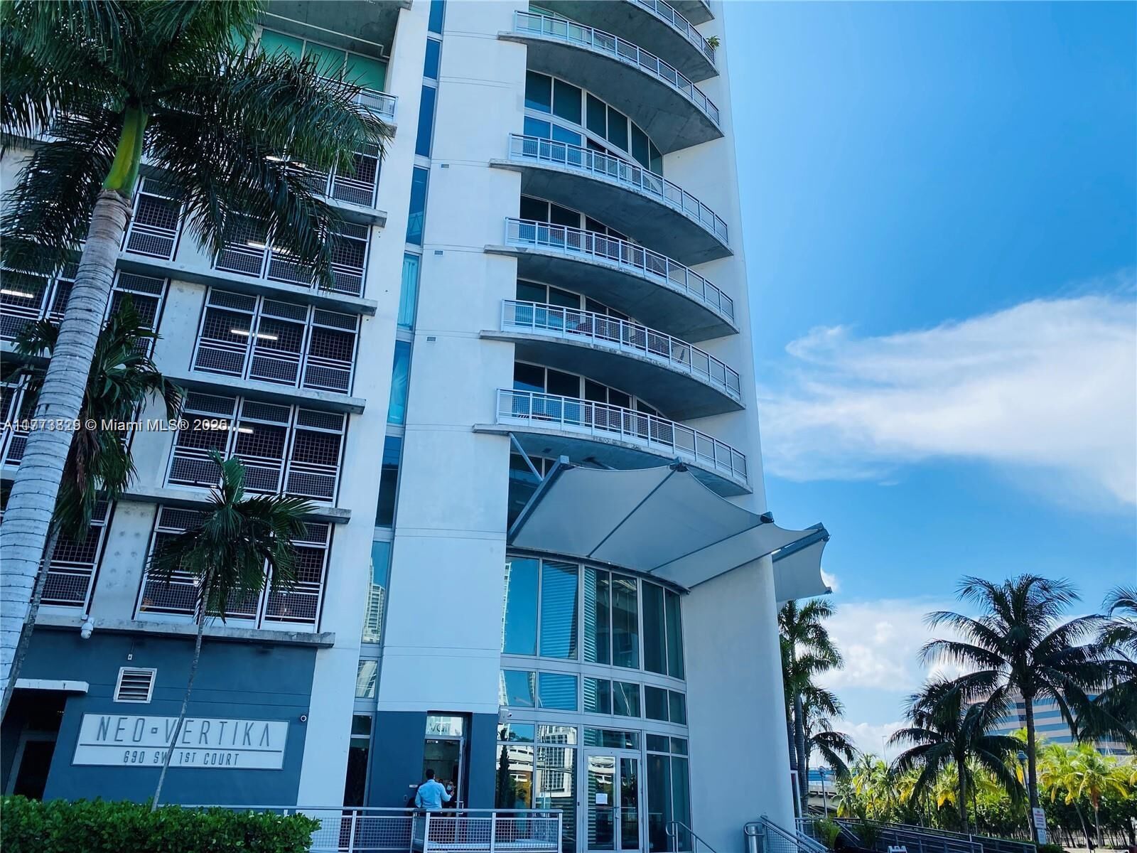 Property Photo: 690 SW 1 Ct 2317 FL 33130