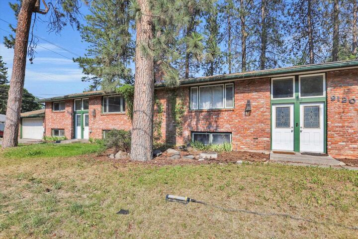 9120 N Wall St 9122  Spokane WA 99218 photo