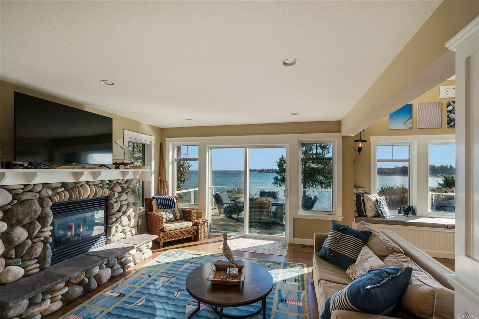 Property Photo: 310 Dogwood St BC V9P 1E1