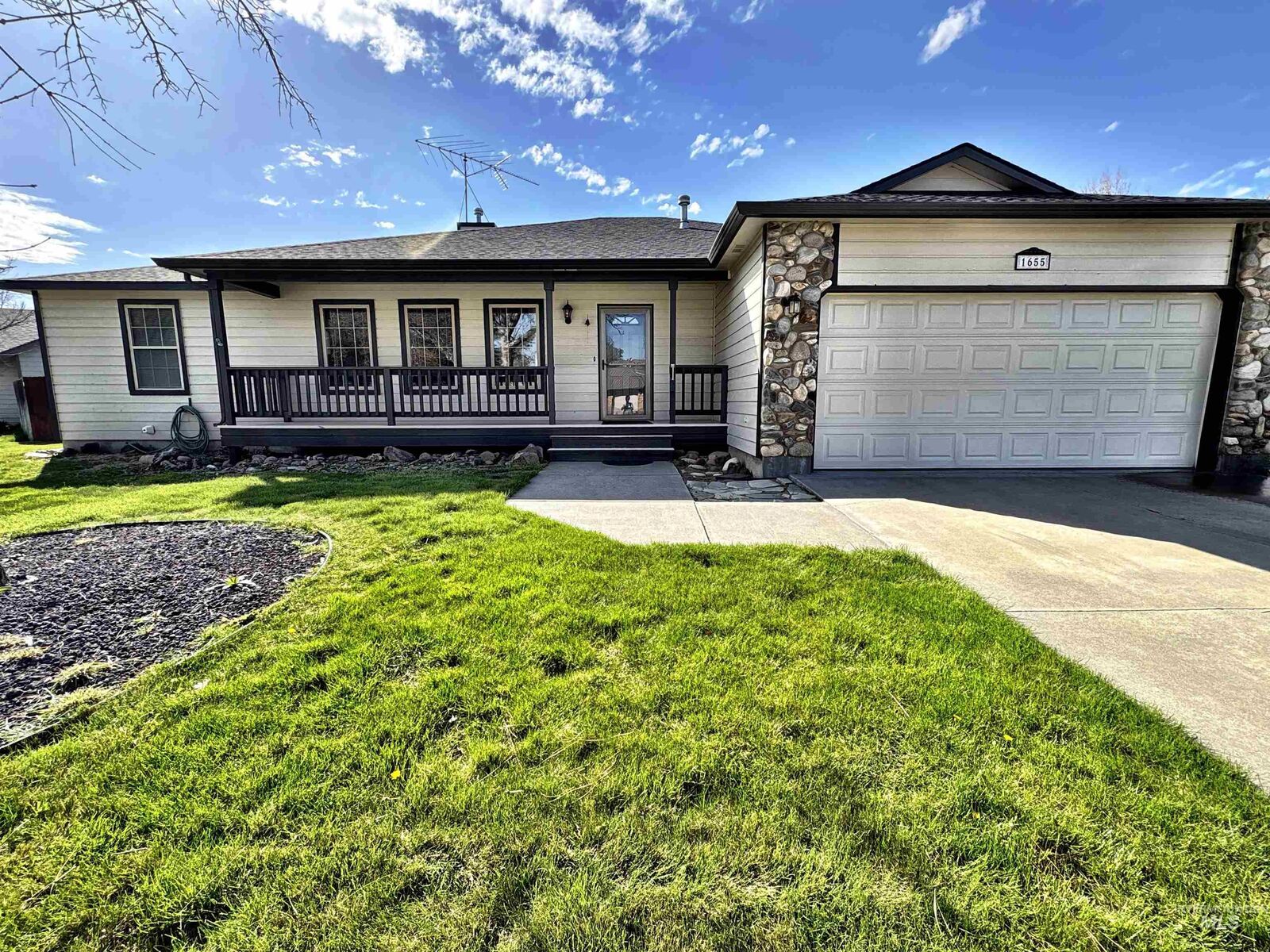 Property Photo:  1655 Castle Way  ID 83647 