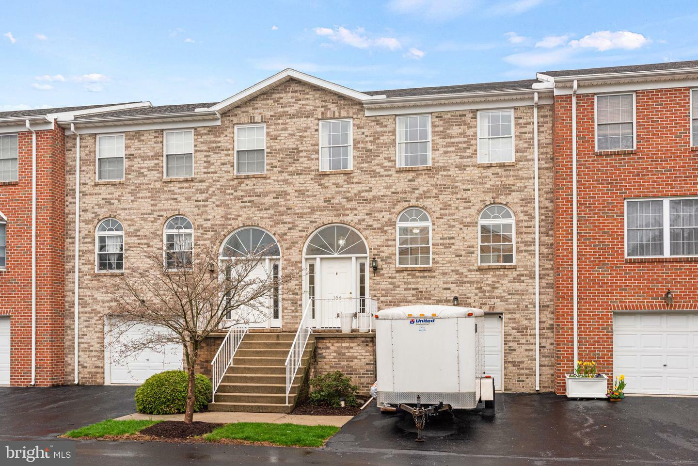 Property Photo: 104 Lorenzo Court PA 17402