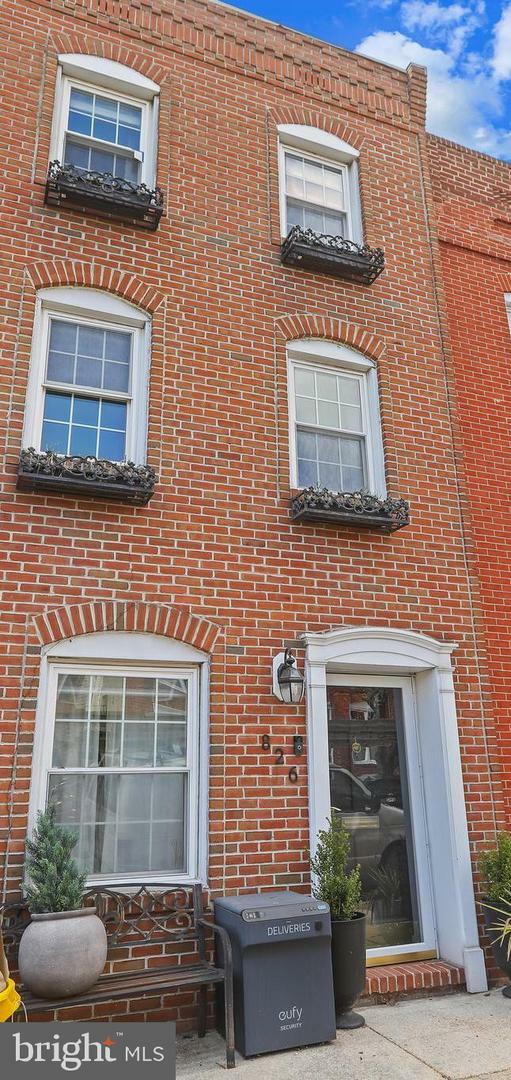 826 S Kenwood Avenue  Baltimore MD 21224 photo