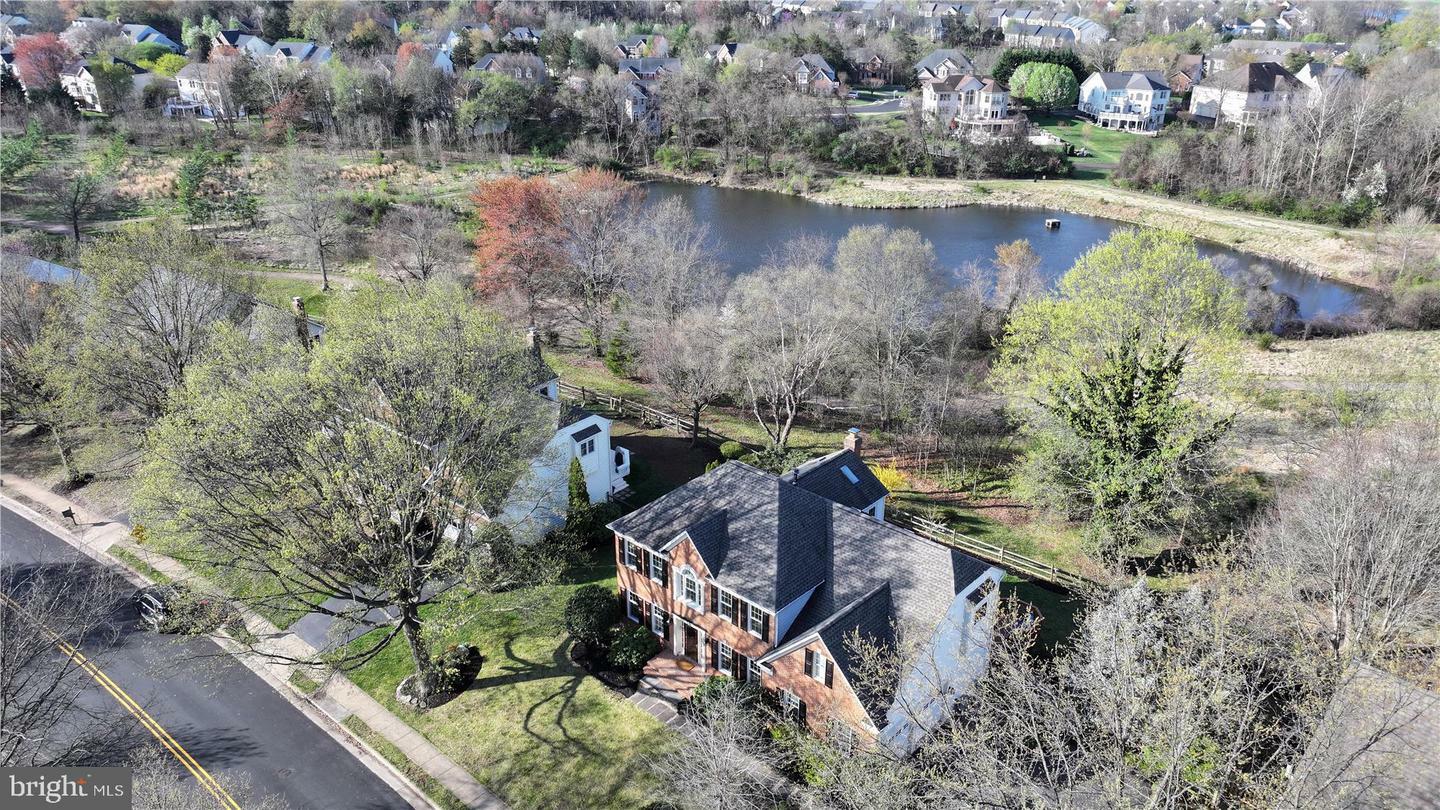 Property Photo: 7810 Virginia Oaks Drive VA 20155