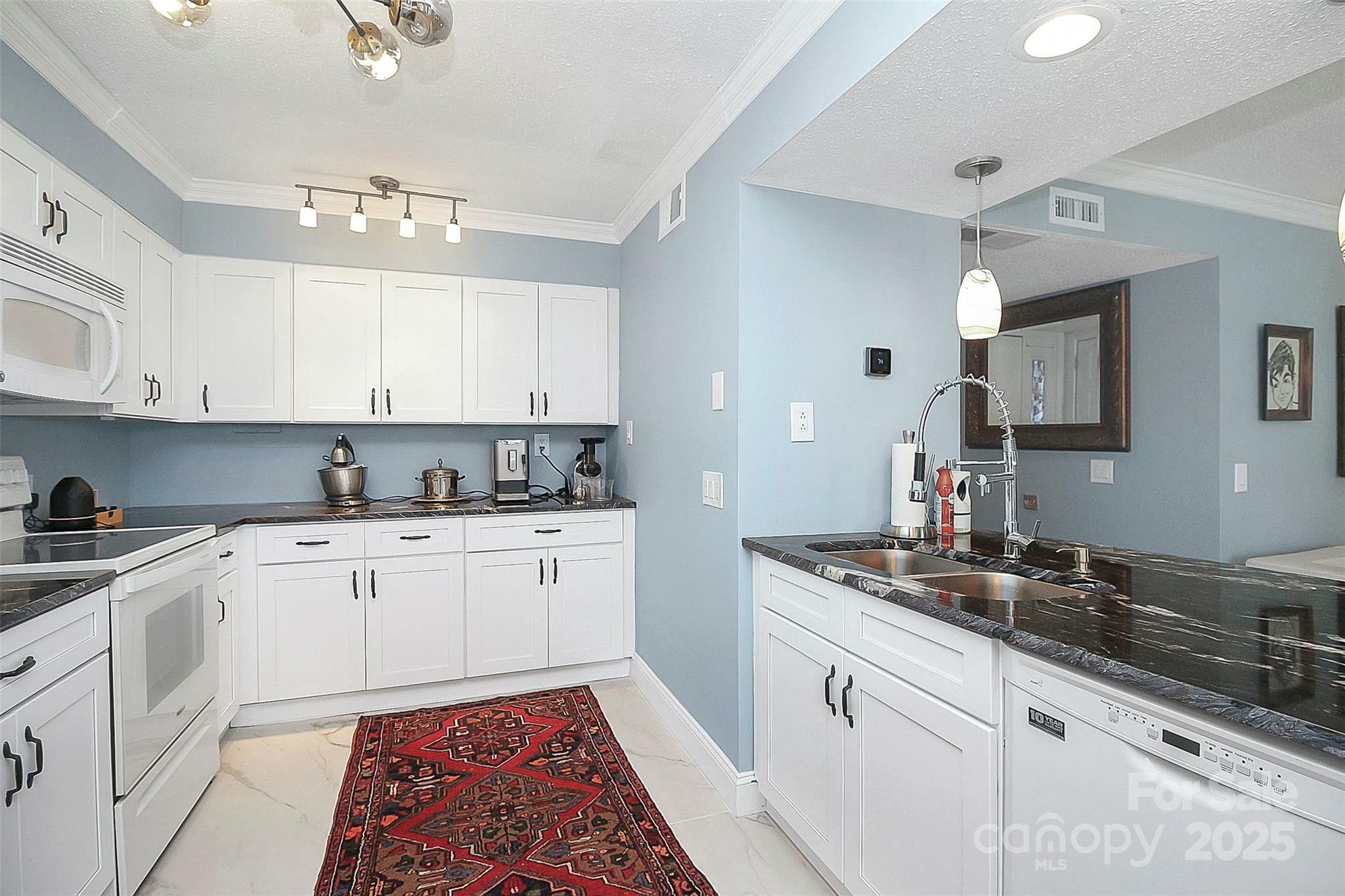 Property Photo: 10963 Harrowfield Road NC 28226