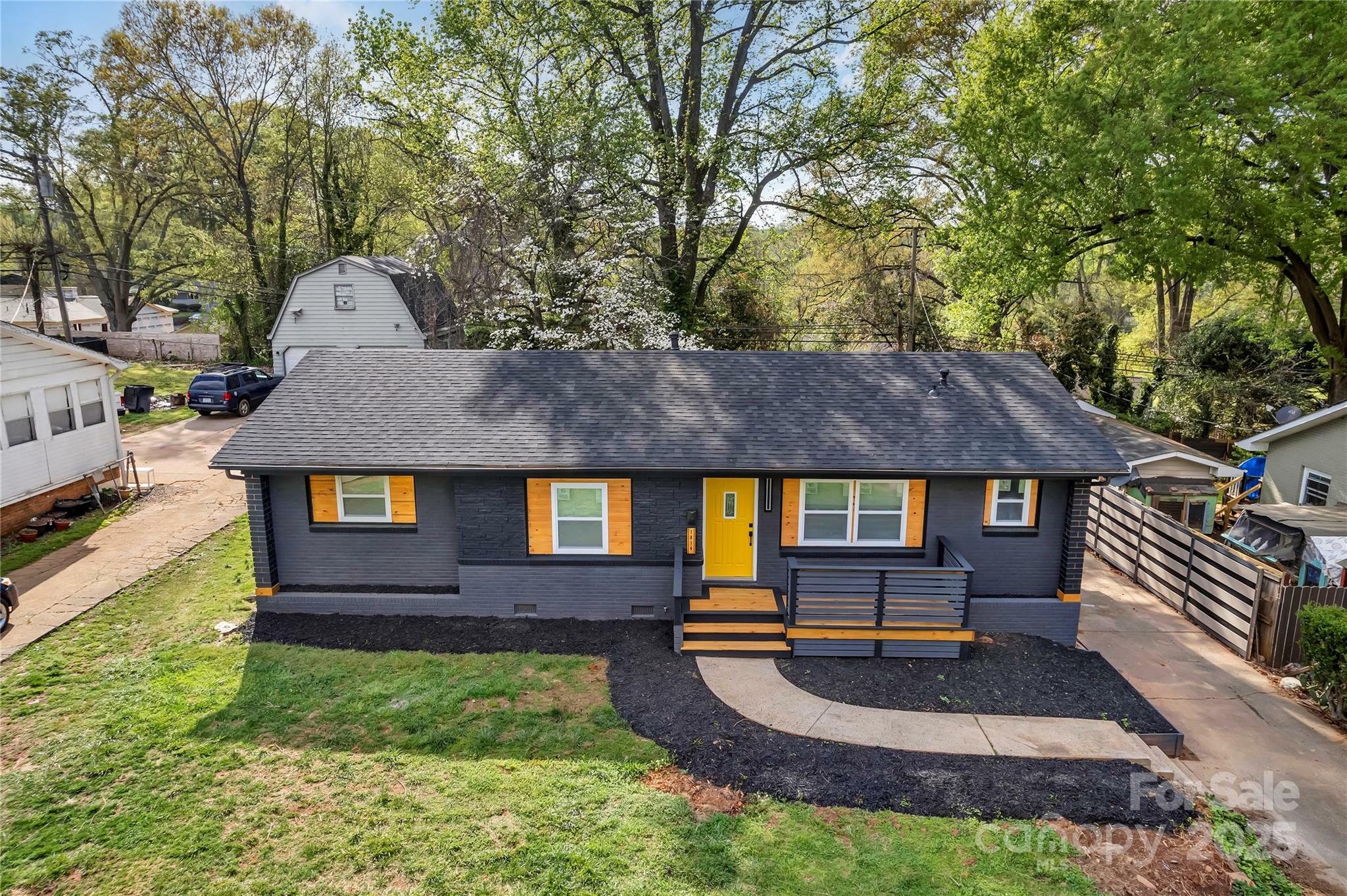 Property Photo:  1814 Eastway Drive  NC 28205 