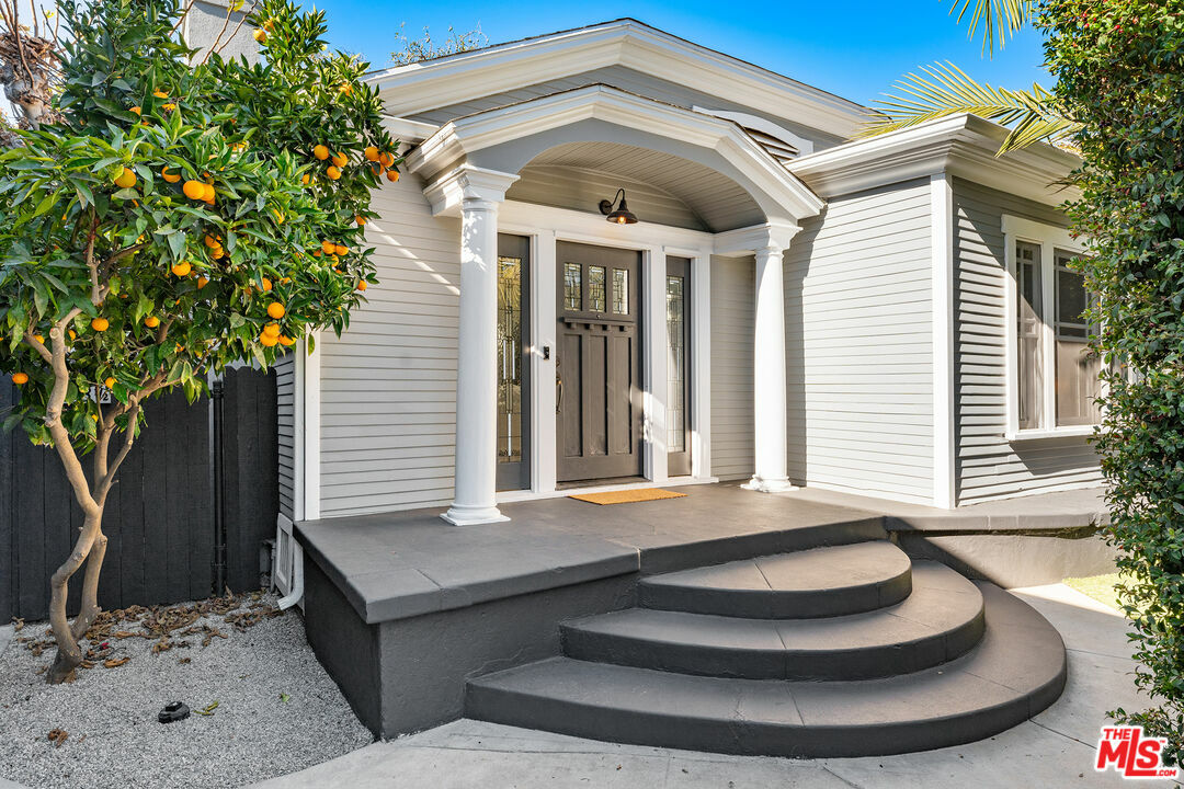 1233 N Genesee Ave  West Hollywood CA 90046 photo