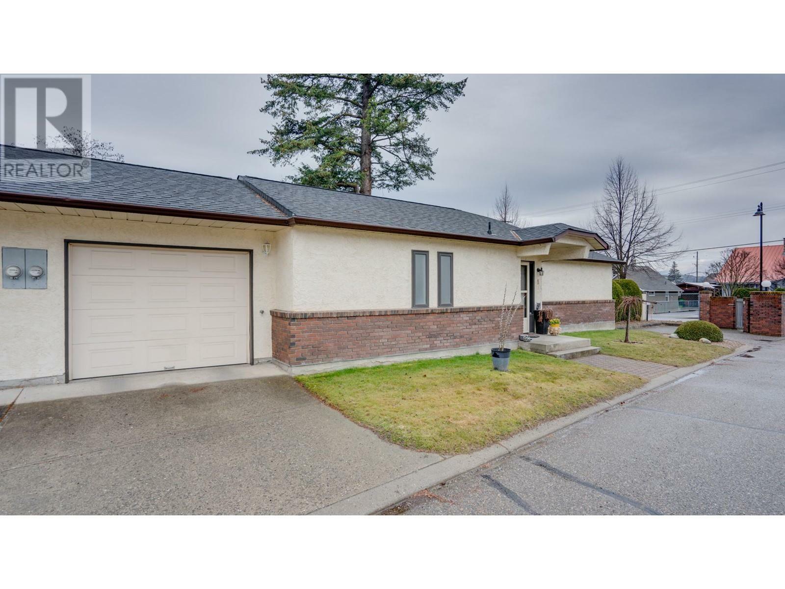 Property Photo: 4311 20 Street 1 BC V1T 4E4