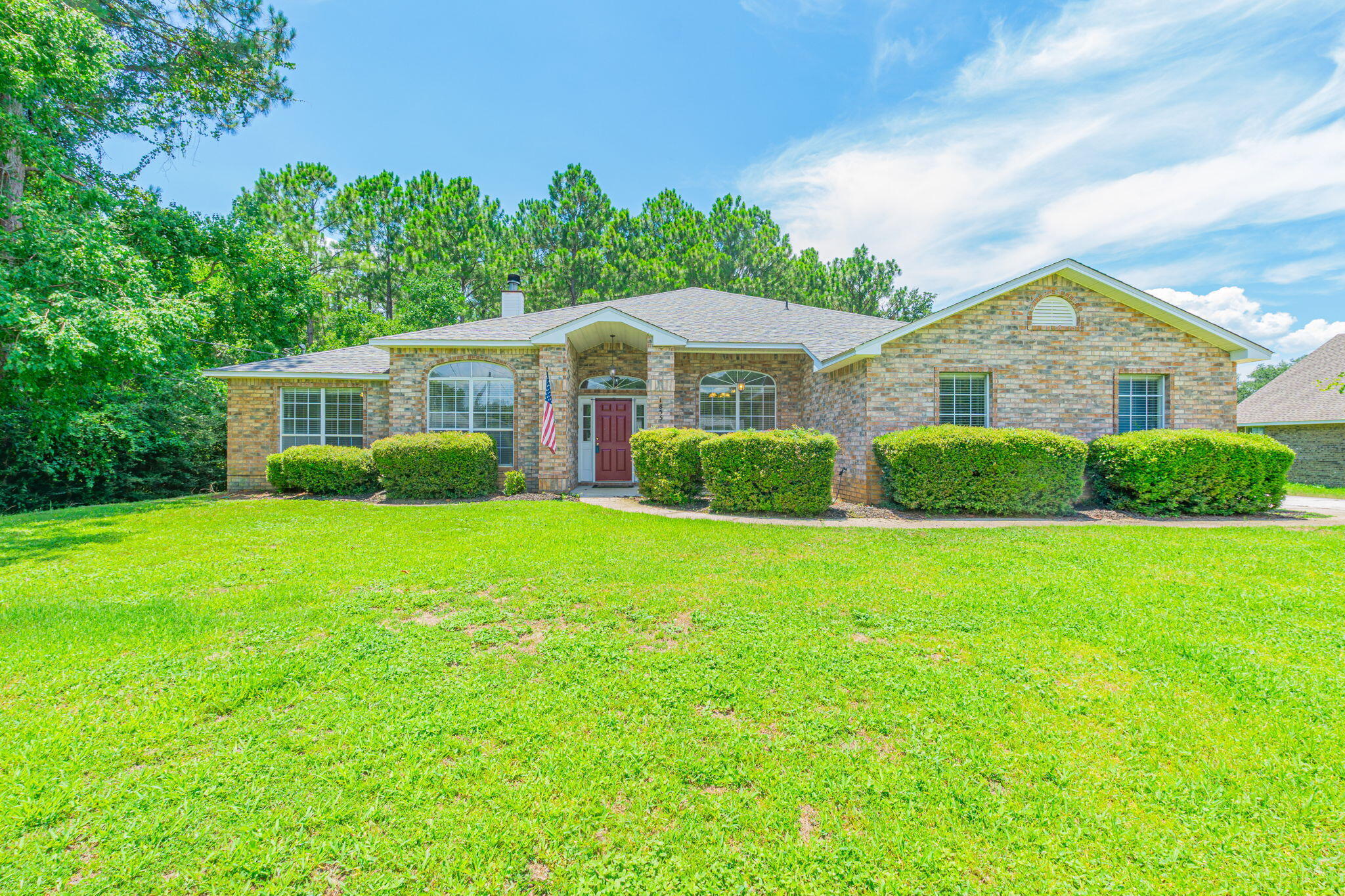 Property Photo: 1855 Sparrow Lane FL 32566