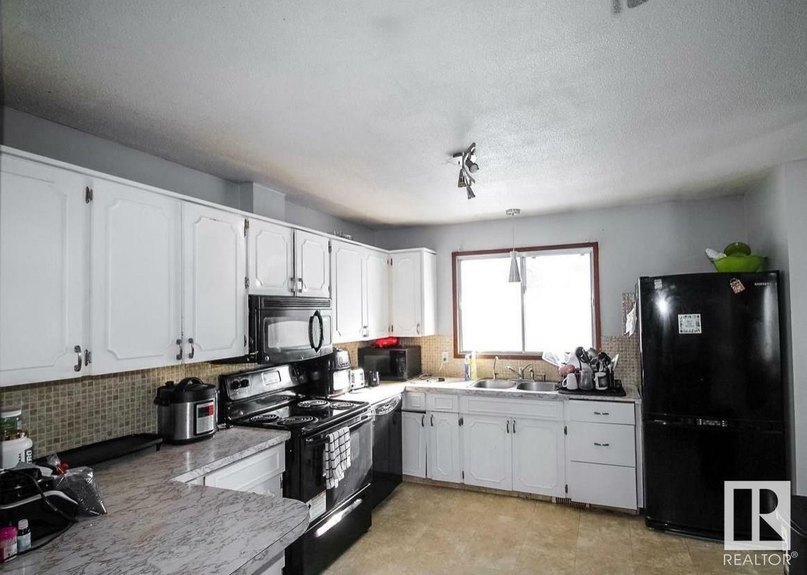 Property Photo: 5134 47 Avenue SW AB T0A 3A4